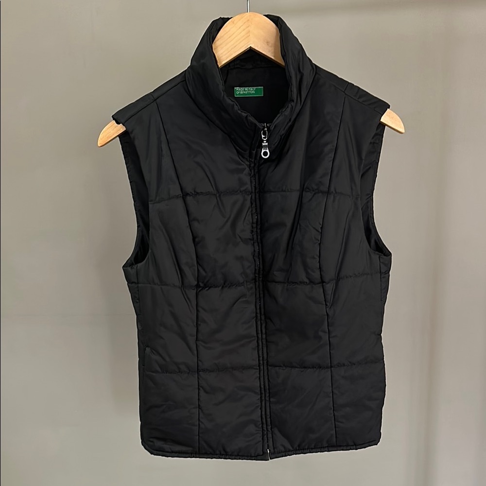 United Colors of Benetton Black Sleeveless Puffer Jacket Size XS Made in Italy